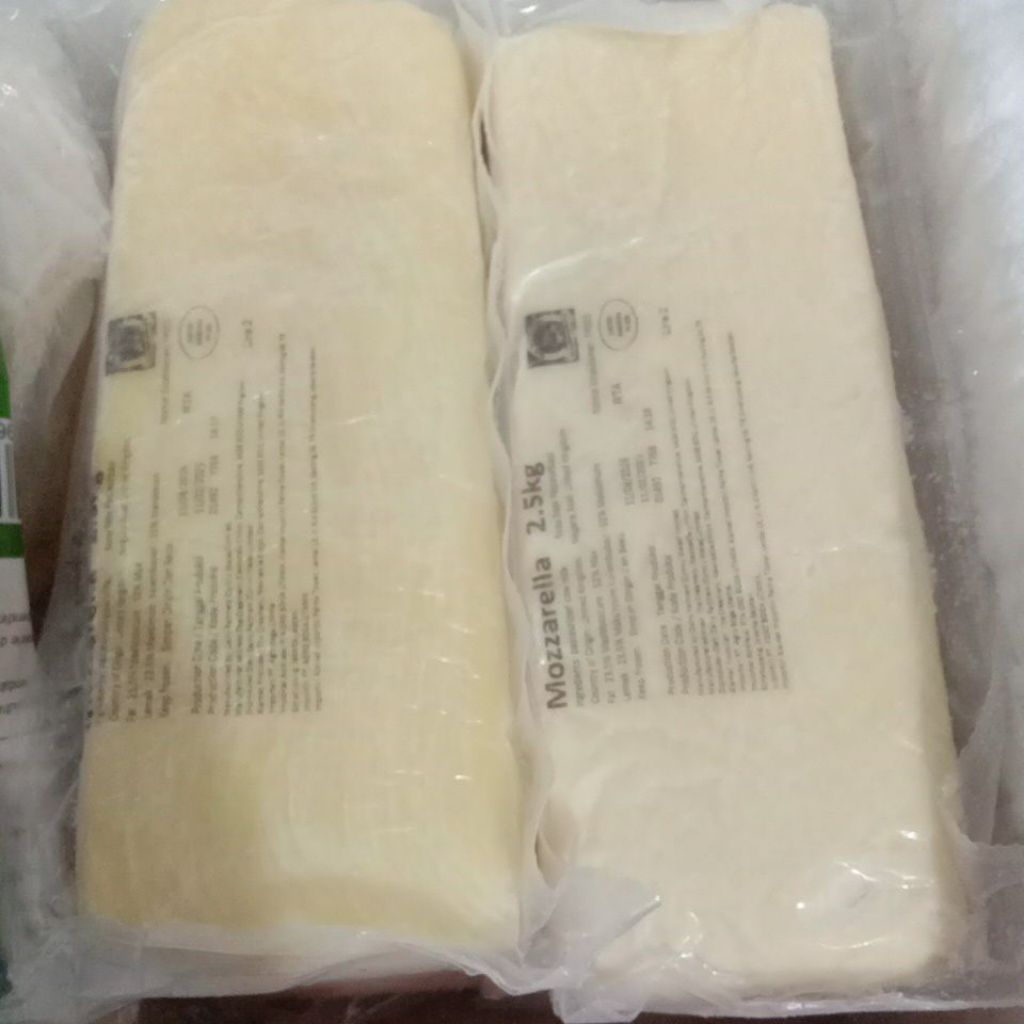 

Keju Mozzarella Dairy Partners 2.5 kg