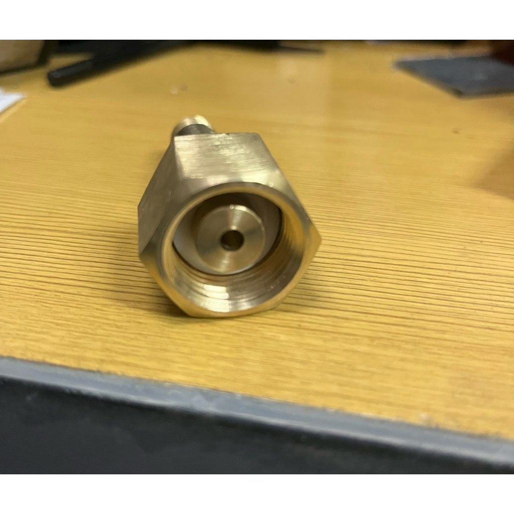 Nepel Adaptor Co2 Drat Dalam 5/8