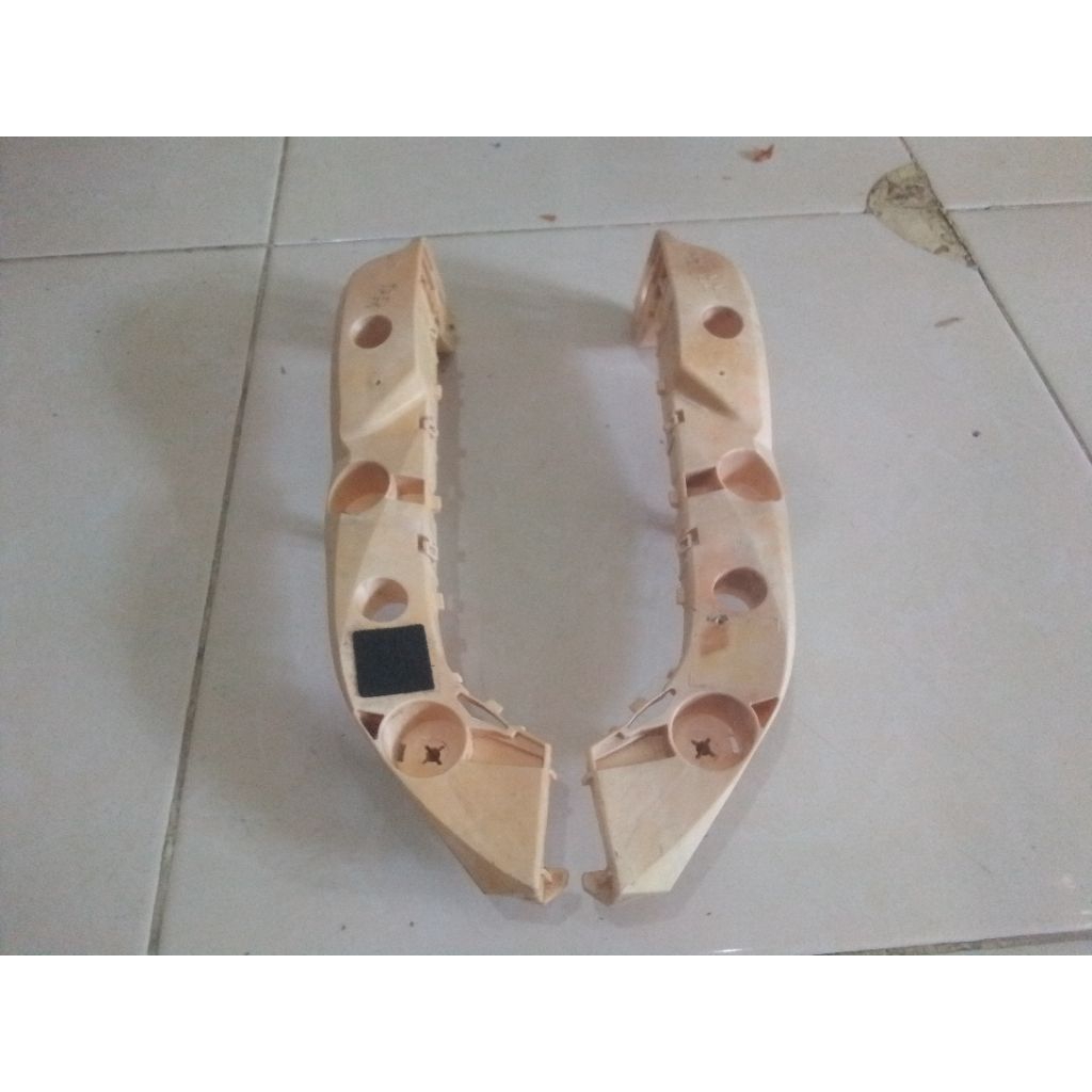 Breket bemper belakang Nissan grand Livina,2008-2011 X Gear.