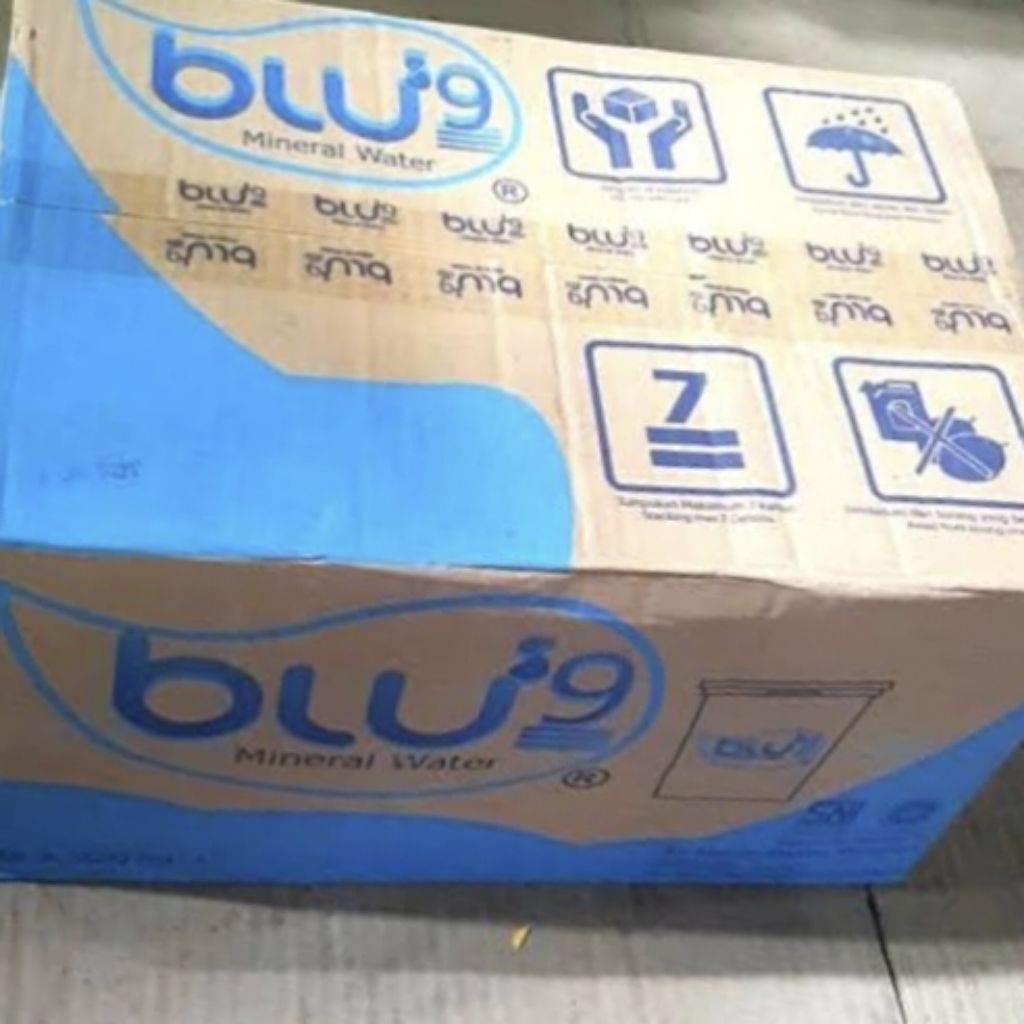 

Blu9 Minuman Air Mineral Botol Gelas
