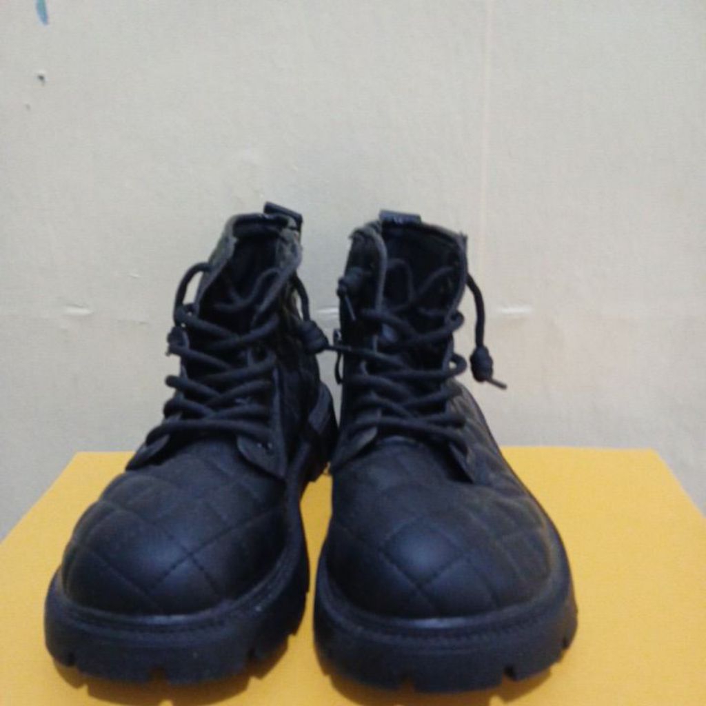 Sepatu Boot Anak Perempuan