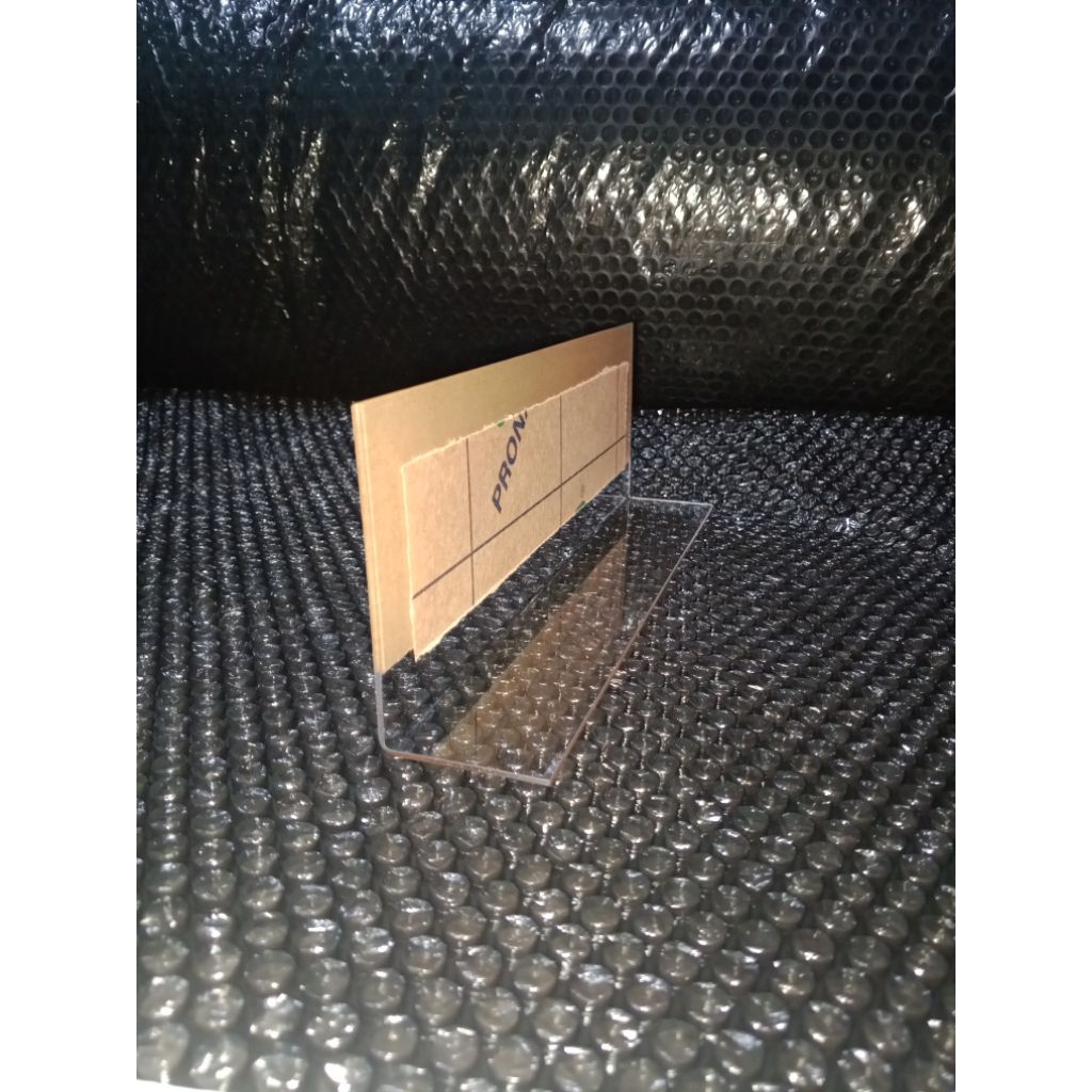 

akrilik tekukan L siku ukuran 30 x 5 x 10 cm