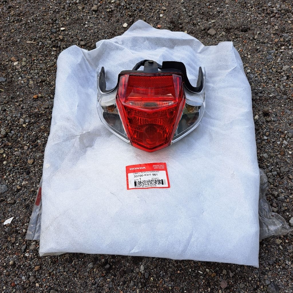 Stoplamp Taillight Lampu Belakang Assy Honda Beat Karbu LAMPU BLKG KOMBINASI 33700-kVY-961 Original 
