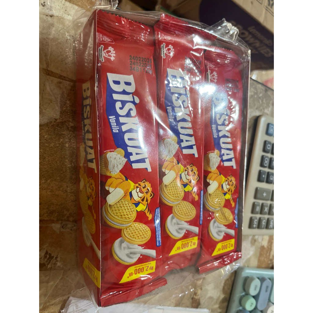 

Biskuat Golden Gede Perpak 26gr x 12 Pcs