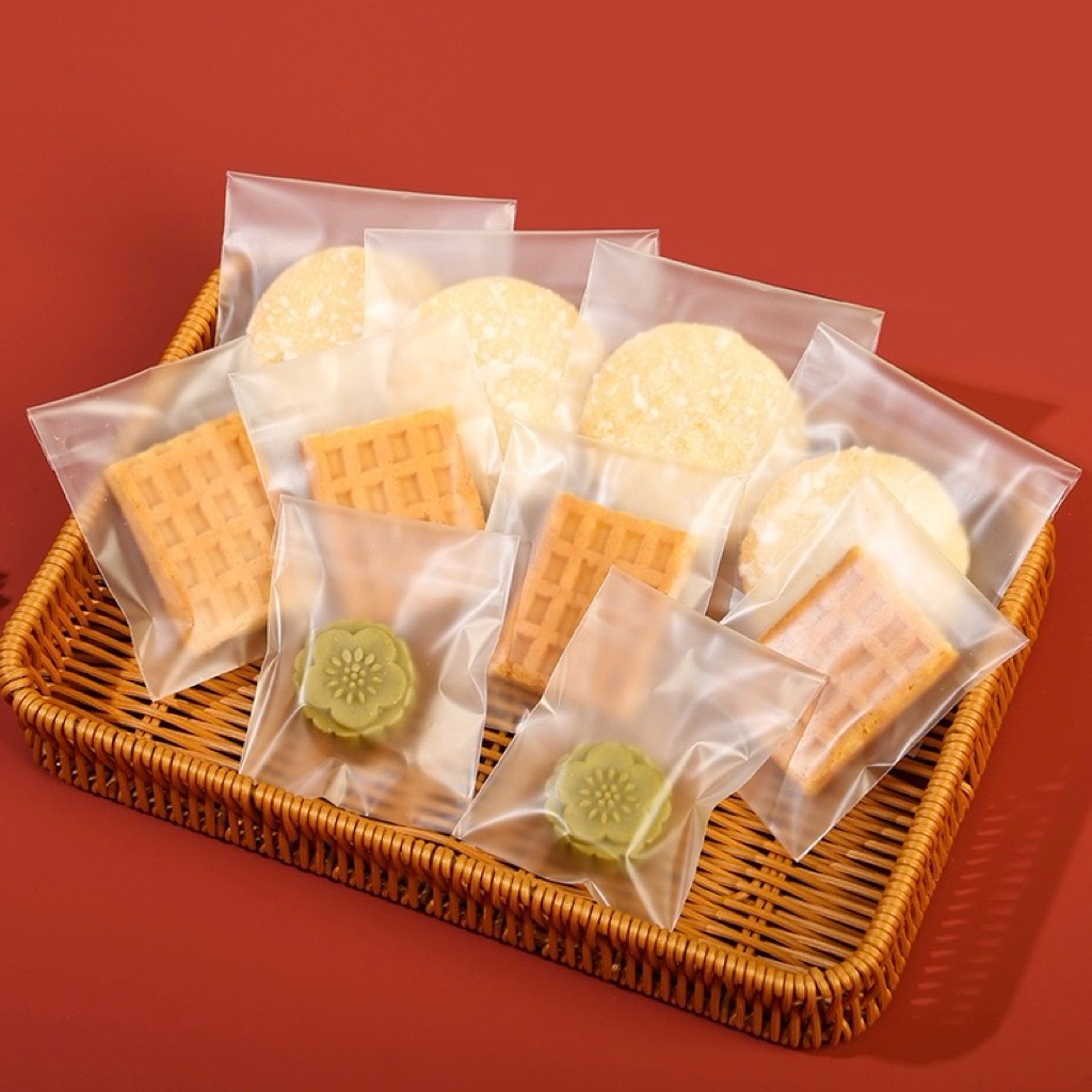 

100 PCS Plastik OPP Matte Doff transparant uk. 5.5x5.5 , 7x7 , 8x8 , 10x10 , 12x12 untuk cookies / souvenir / serbaguna