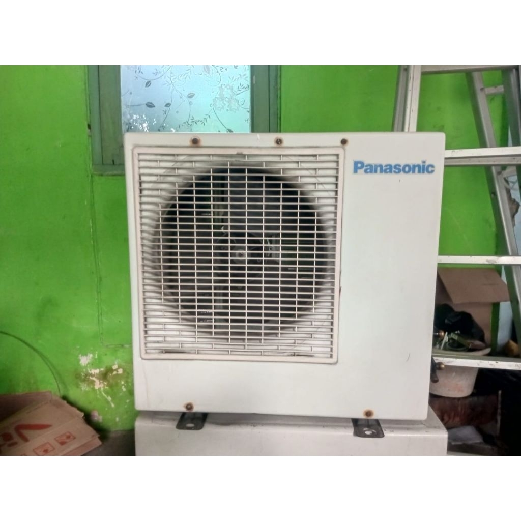 Outdoor AC Panasonic 3/4 PK CS-ZN7WKP Freon R22 Bekas