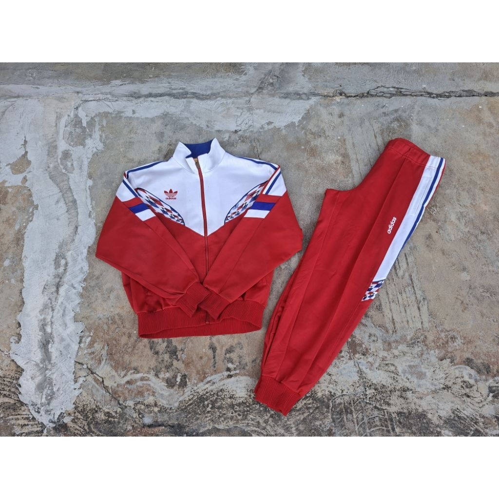 SOLD OUT...Tracktop Adidas 1set Descente (vintage second)