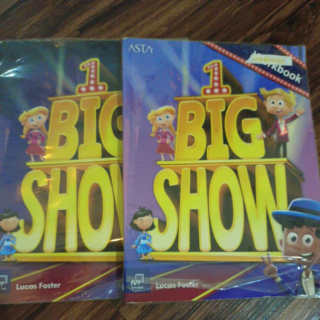 Big Show 1 student book  and Big Show 1 Workbook untuk kelas 1 SD strada
