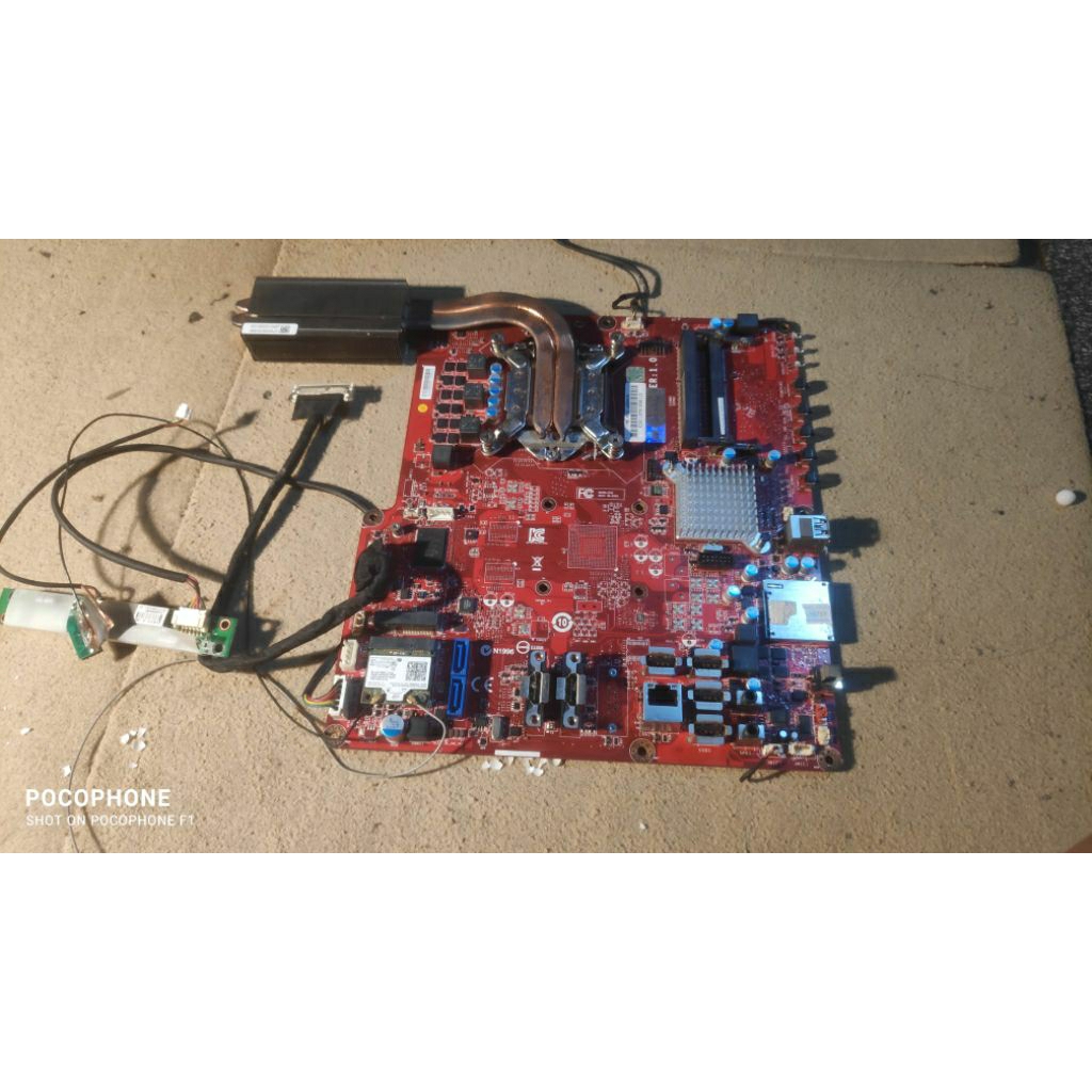 main board /mesin komputer bekas  u bahan Service set sama pendingin sama tombol dan kabel lcdnya