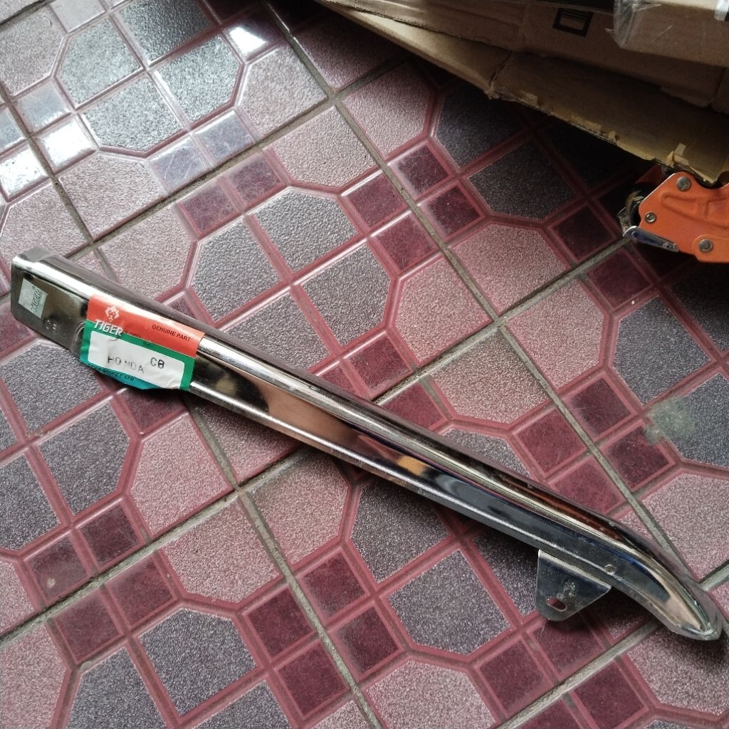 ketengkas sabit CB100/CB125 NOS TIGER
