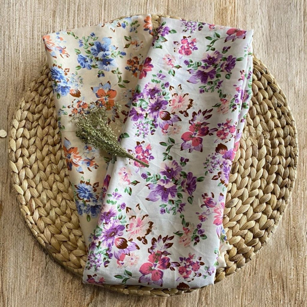 Kain satin silk motif premium-motif bunga(HANIN) -halus & lembut-tidak transparan
