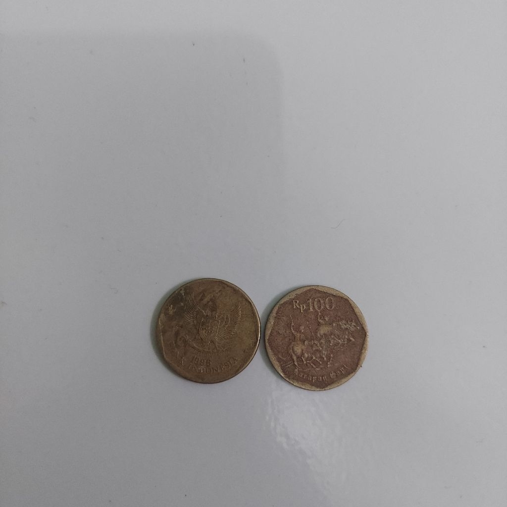 Uang 100 rupiah tahun 1996 karapan sapi