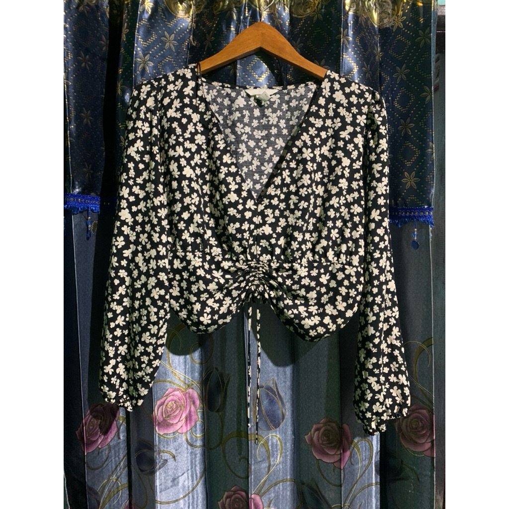 Preloved h&m crop floral blouse