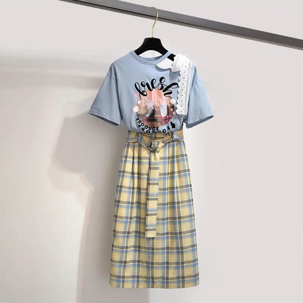 Setelan Wanita Kekinian T-shirt Biru Motif + Rok Kotak-Kotak Kuning Pastel - Outfit Kasual Remaja Ko