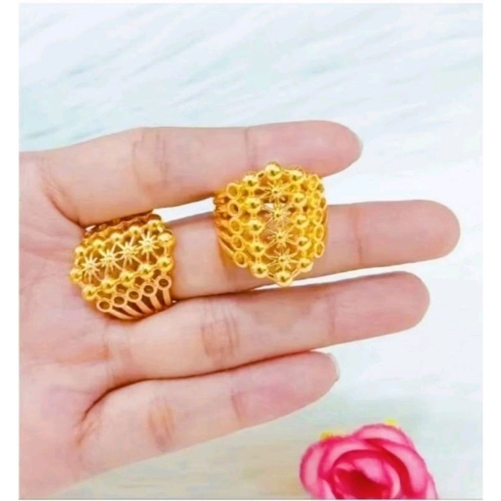 Cincin dubai Titanium Gold Cincin Wanita Dewasa Model Emas Anti Luntur Anti Karat