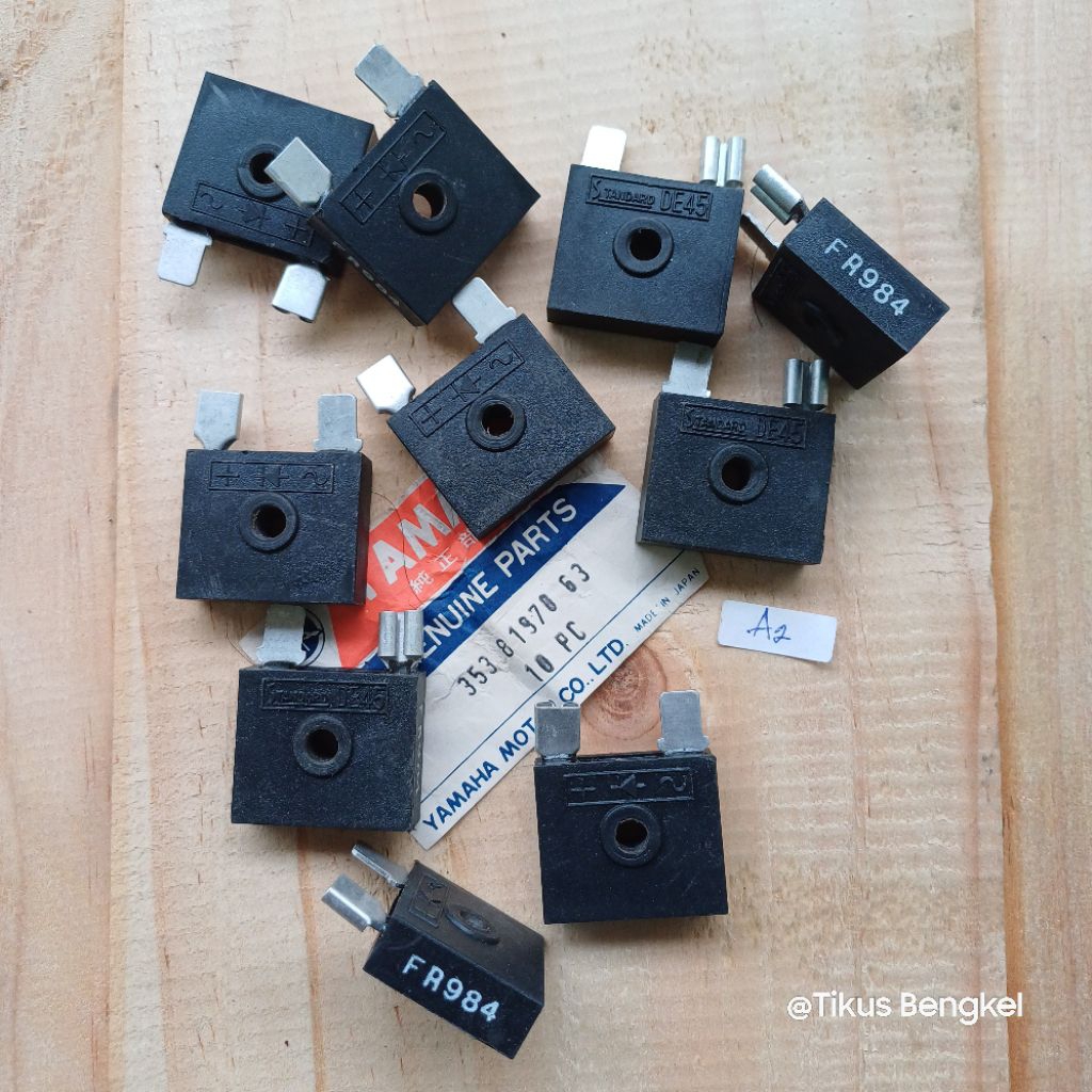 Rectifier Regulator Kiprok 6v Yamaha L2g V75 V80 V 75 80 Rs100 L2 YB100 Original 353-61970-63