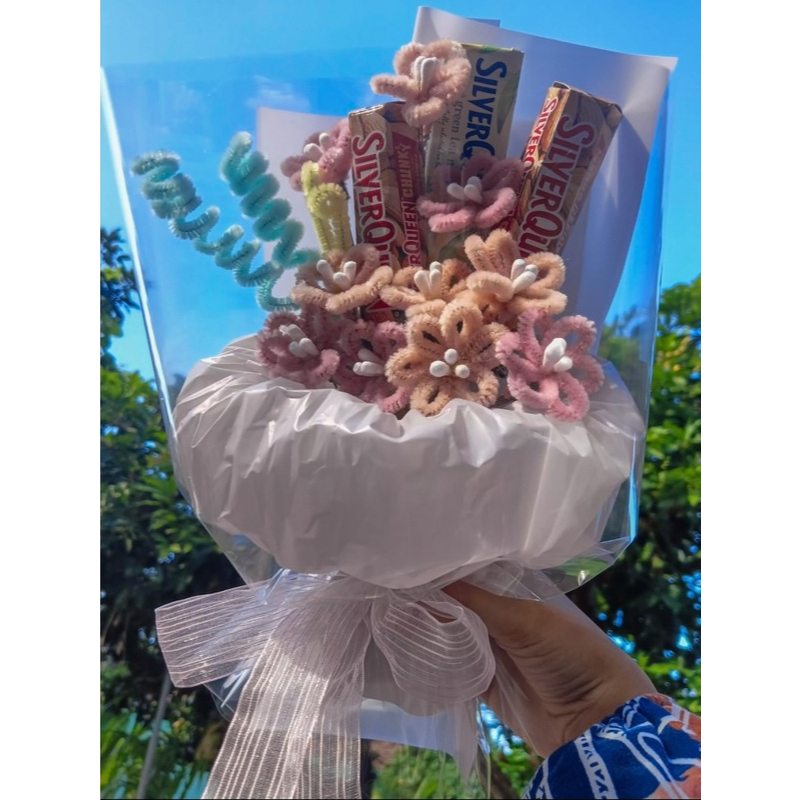 

Buket Coklat SilverQueen | Buket Kado Ulang Tahun | Hampers Hadiah Unik Handmade