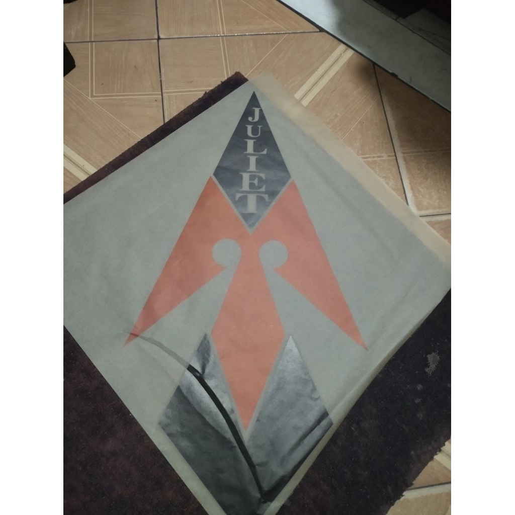 Kertas layangan 2 warna kertas tisu coklat motif random isi 100 lembar