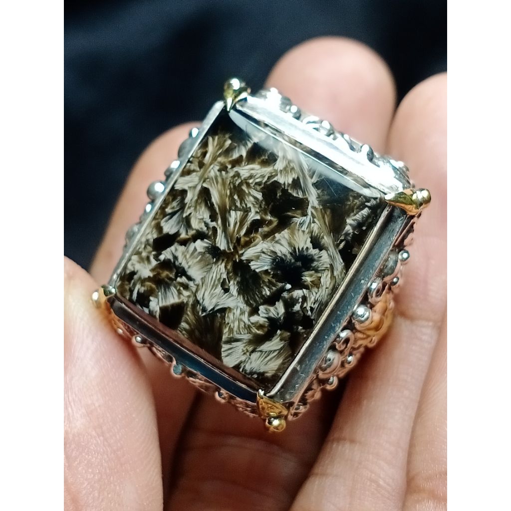 BULU MACAN LUMAJANG ( BASALTIC GLASS )