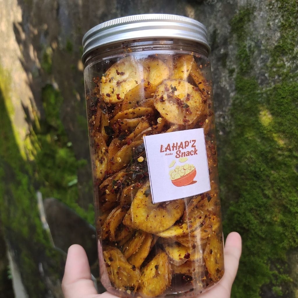 

kripik pisang pedas daun jeruk kriuk pedas cabe asli gurih kemasan toples 1000mili berat 350gram
