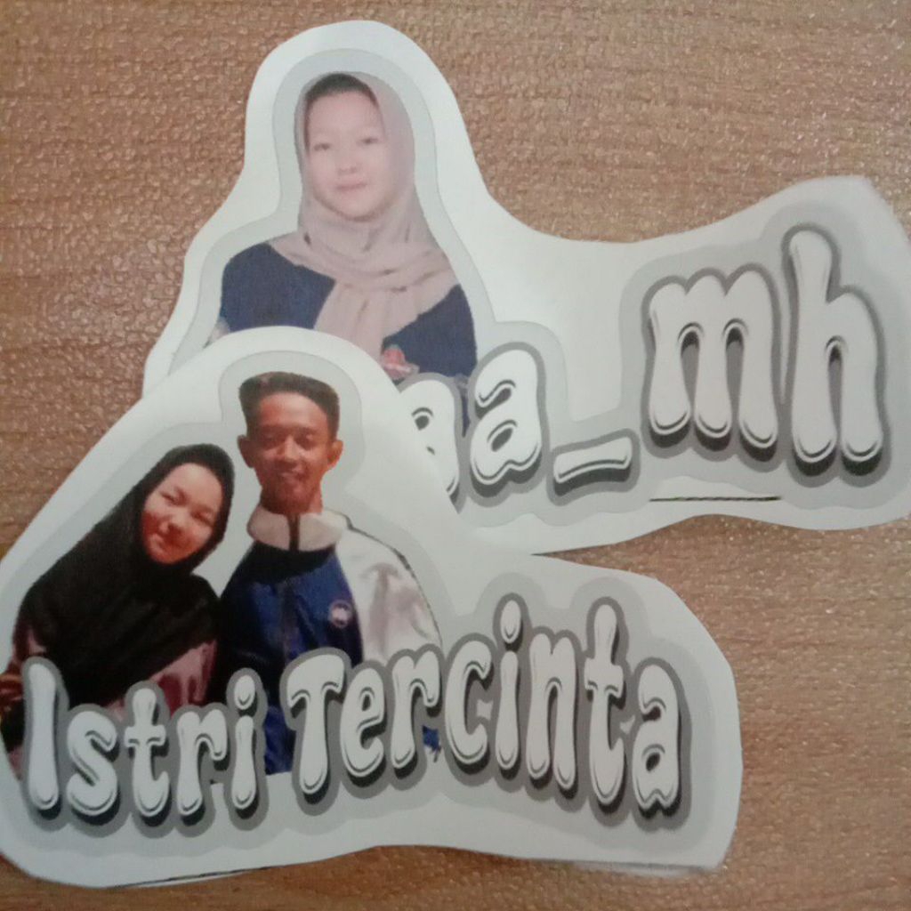 

STIKER FOTO dan NAMA