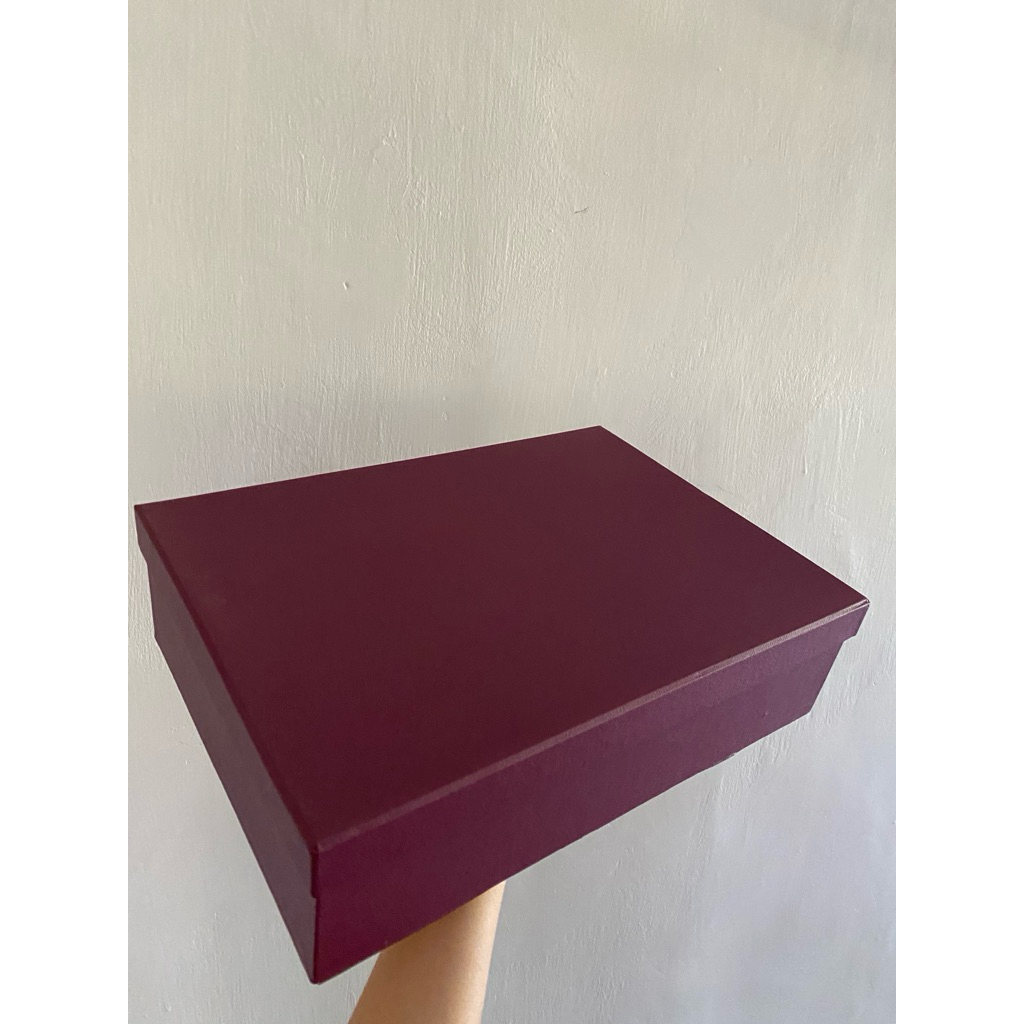 

box kado ready siap kirim!! tinggi 10 cm lebar 25 cm panjang 30cm