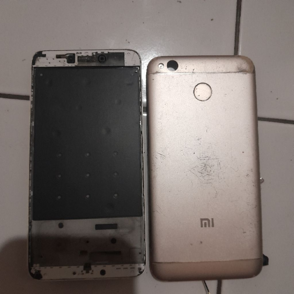 UNIT REDMI 4X RAM 2 16GB TINGGAL NAIK LCD MESIN BATRE NORMAL ONLY