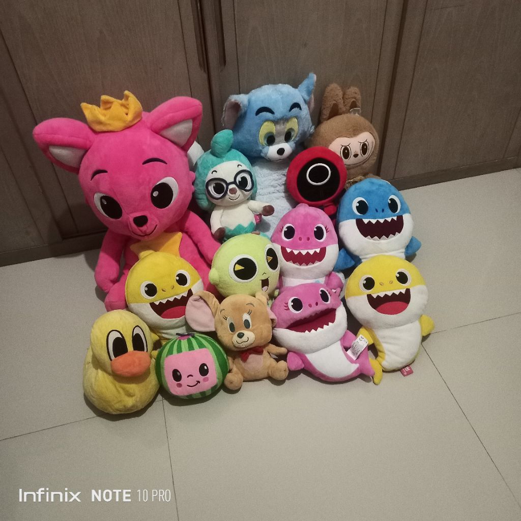 Boneka Finkpong, Baby shark, Hogi, Guguk, Tom and  jerry, Sinbi, Labubu, Pancoat, Doraemon