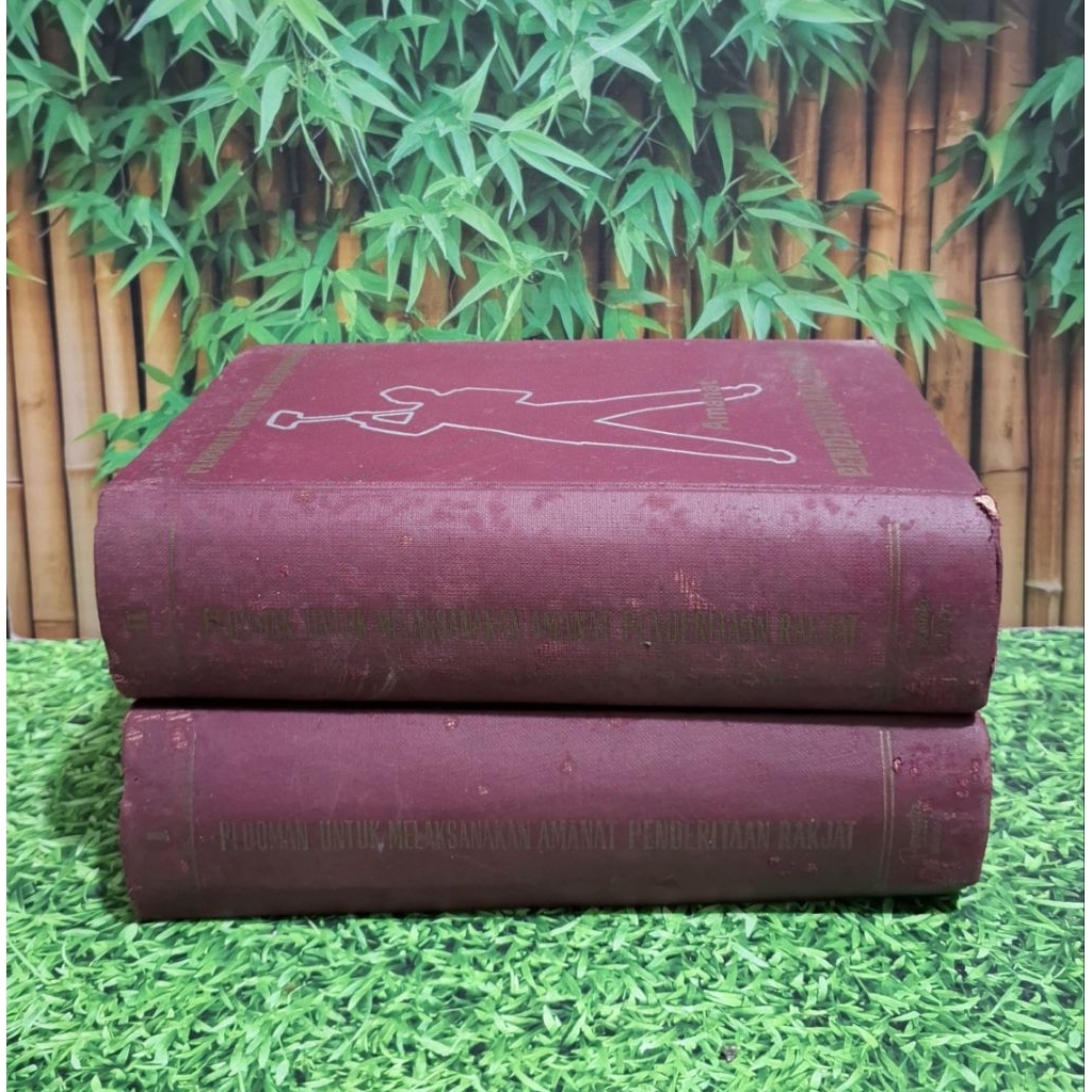 PEDOMAN UNTUK MELAKSANAKAN AMANAT PENDERITAAN RAKJAT 2 Djilid ( Set)