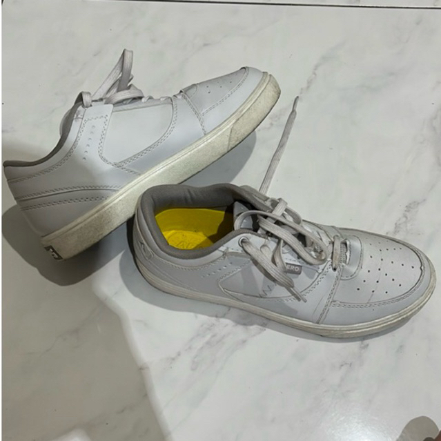 Sepatu Aerostreet Putih