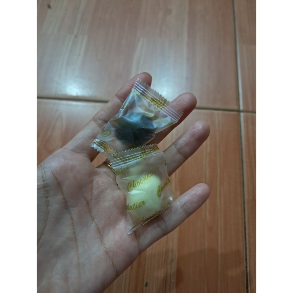 

coklat almond malaysia alessio ciocollato