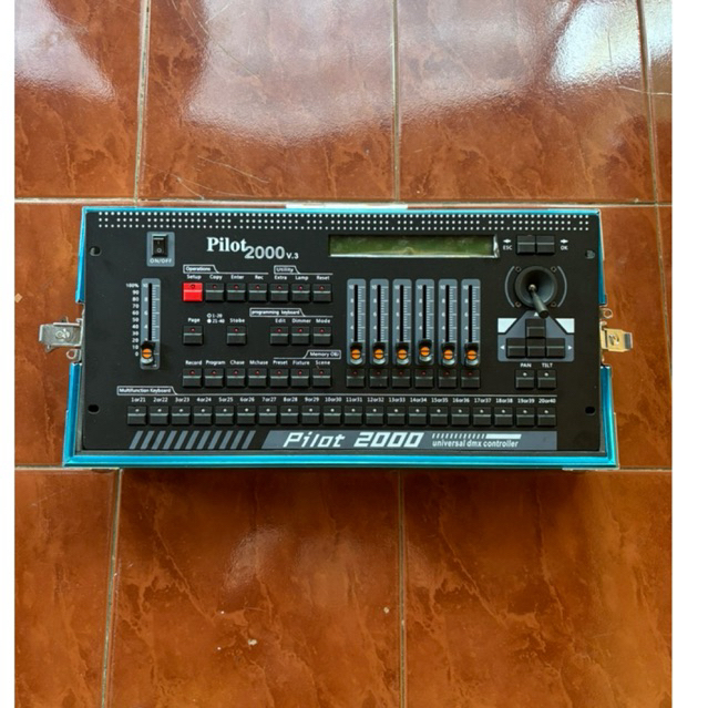 MIXER DMX Lighting PILOT 2000v3 Original by REDSUN Sudah Hardcase