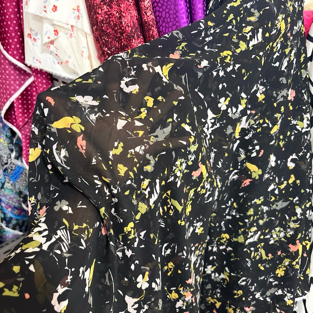 Ceruty Yoryu Motif Abstrak – Kain Jatuh Adem Cocok Gamis & Hijab