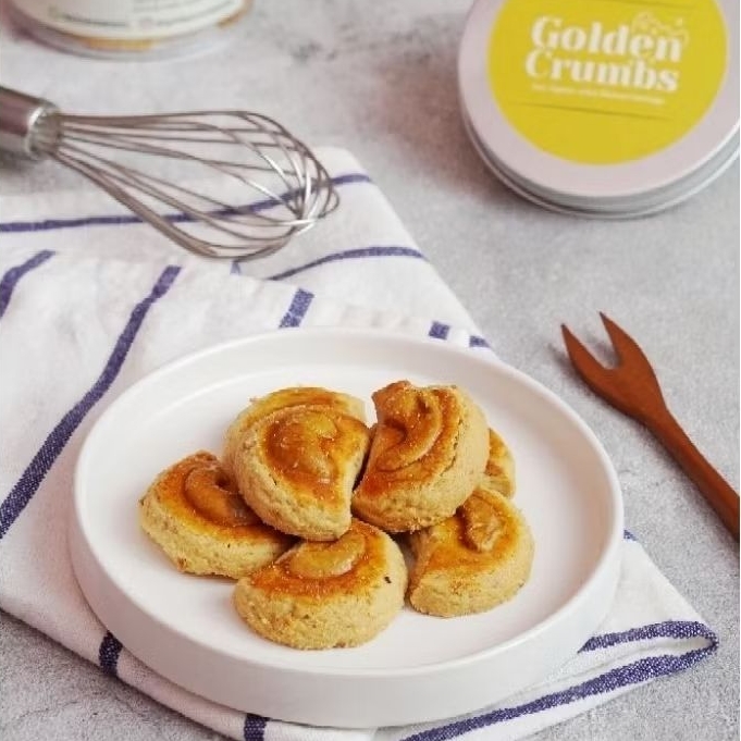 

Cashew Cookies Eksklusif Golden Crumbs – Camilan Elegan dengan Butter & Mede Pilihan