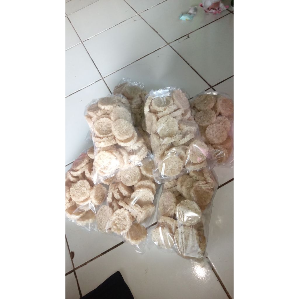 

Rengginang terasi by Putri Ayu