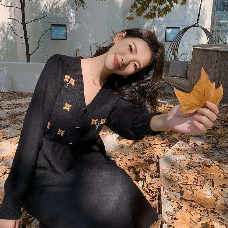 Dress Hitam Elegan Bordir Kupu-Kupu – Gaun Lengan Panjang Gaya Korea