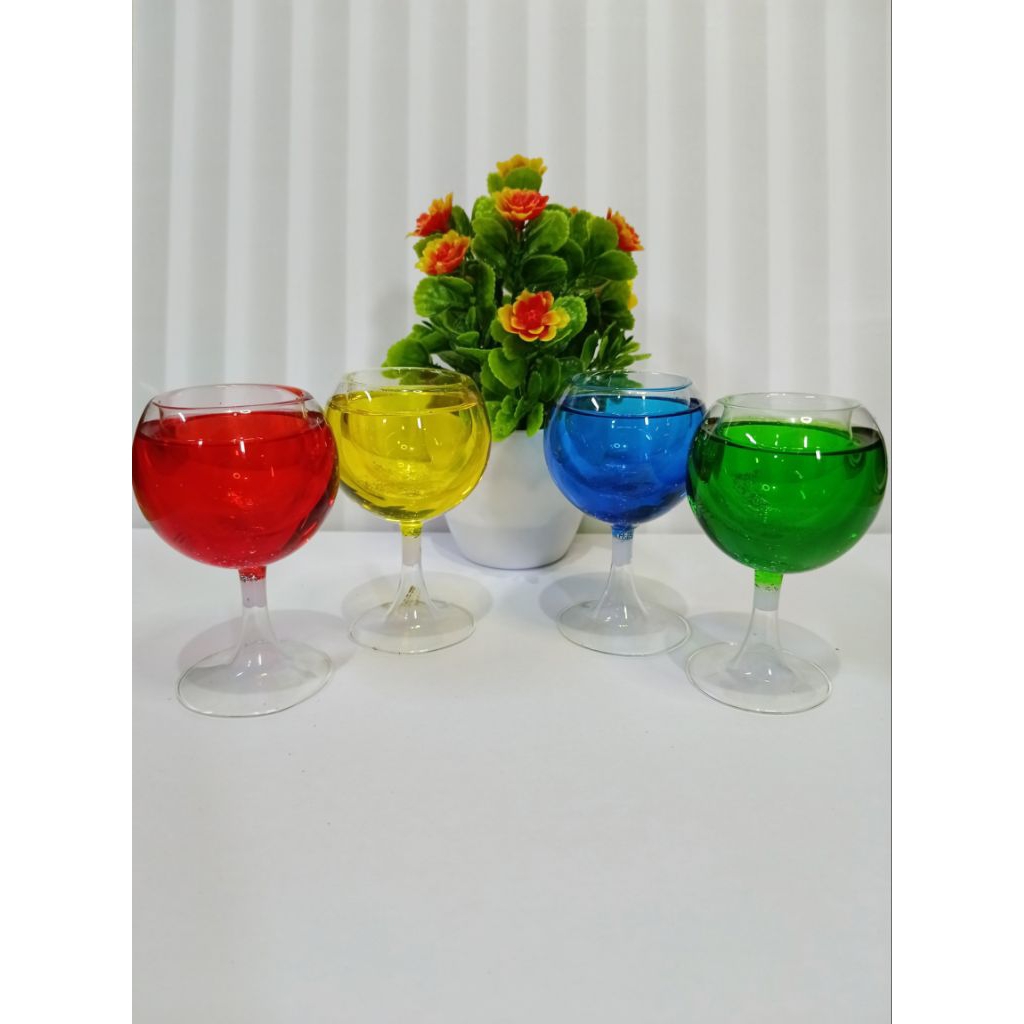 Hiasan Kaca Unik Model Gelas untuk Dekorasi Lemari Kaca Kristal