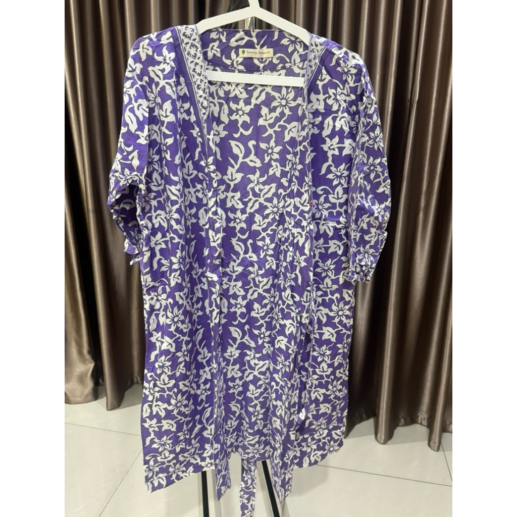 Kain outer/bathrobe ungu motif