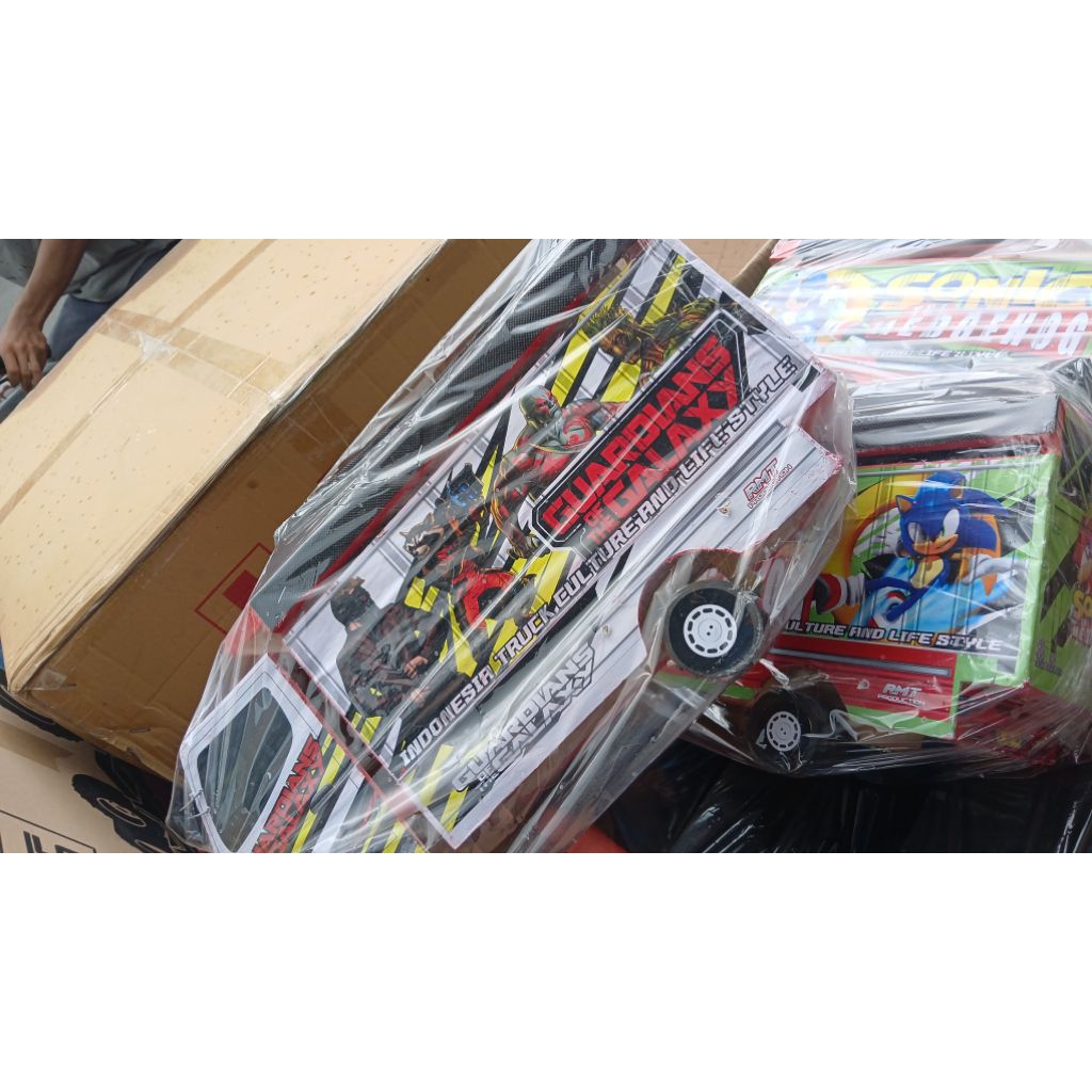 Miniatur Truk oleng kecil