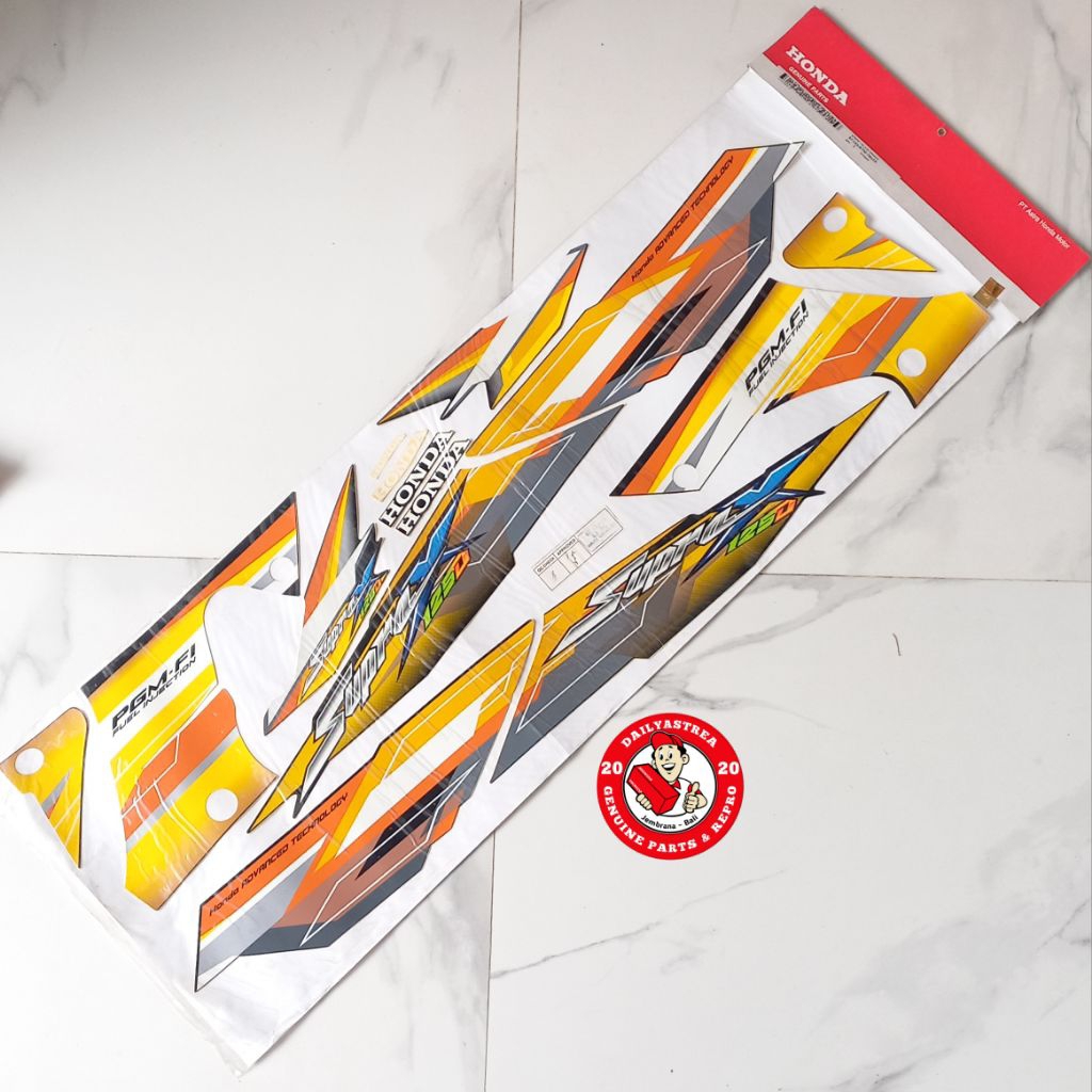 LIS STICKER STRIPING BODI BODY HITAM OREN ORANGE HONDA SUPRA X 125 D 2006 ORIGINAL AHM 871X0-KTM-780