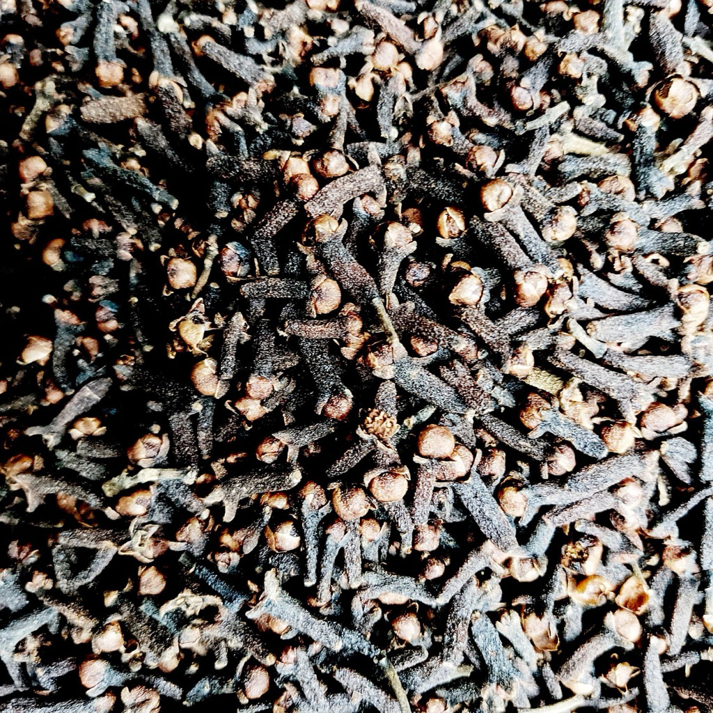 

Cengkeh Kawak Asli Simpenan 5 Tahun lengket sekali wangi pekat ecer 100 gram - 1000 gram (1kg)