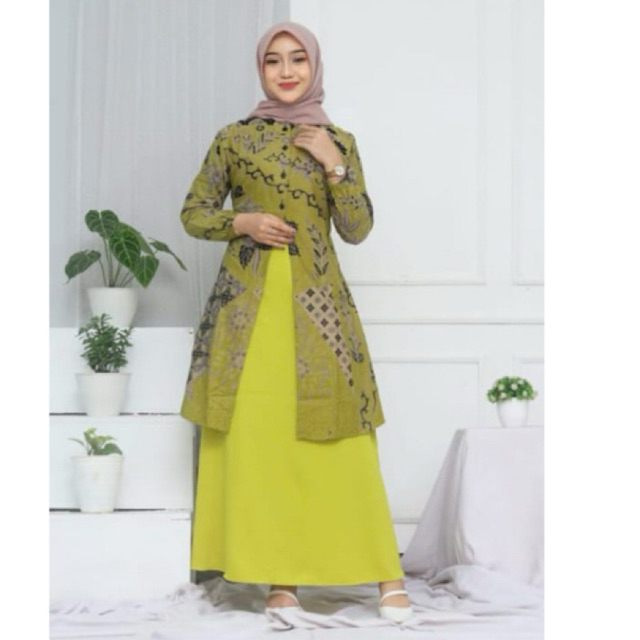 Gamis batik couple dan kemeja batik pria warna hijau lemon