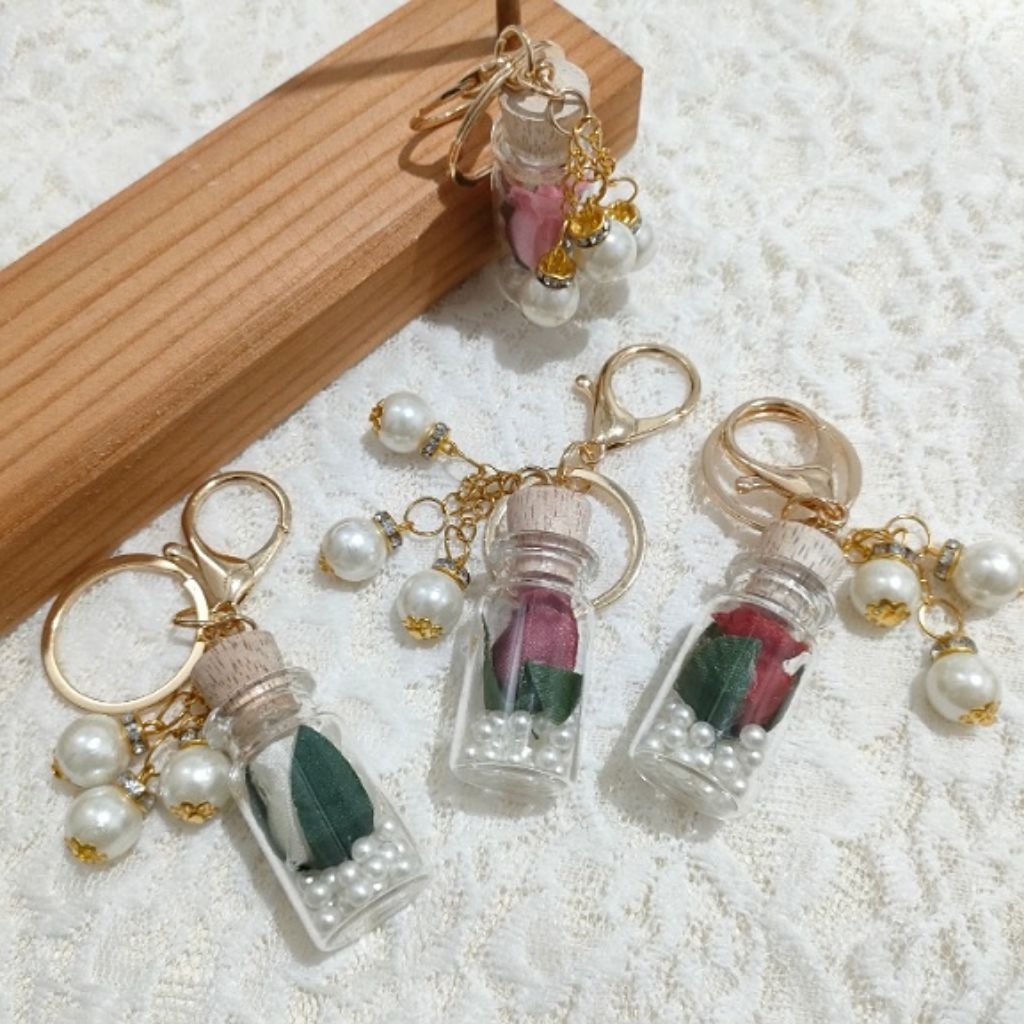 gantungan kunci gantungan tas mawar botol kaca keychain mutiara bunga