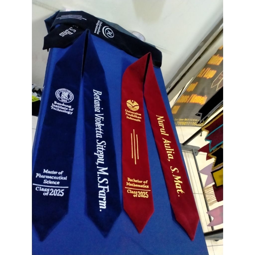 (Selempang Wisuda Kalung )bahan bludru pilihan tebal lembut dan tidak kaku
