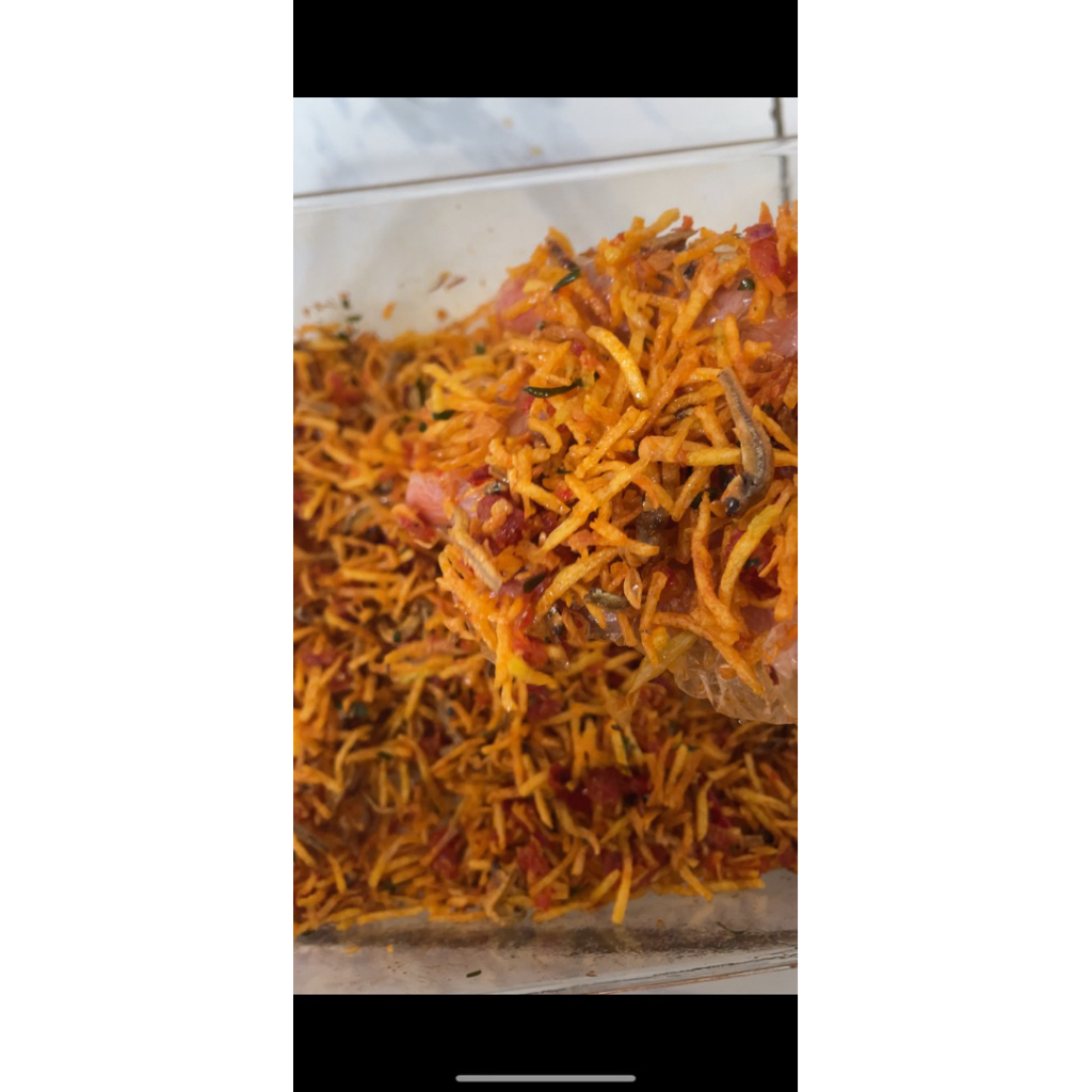 

Kentang Mustofa mix Teri, bawang goreng, daun jeruk dalam toples 600ml