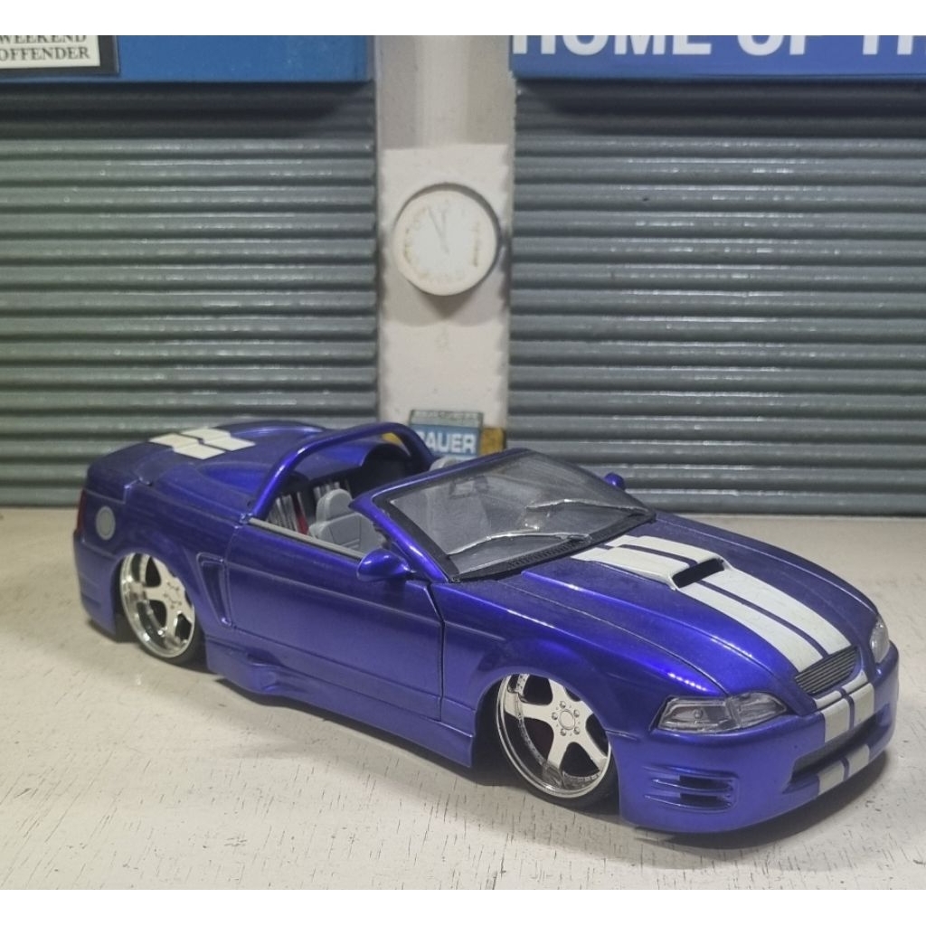 Diecast Jada skala 24 Mustang Cabriolet