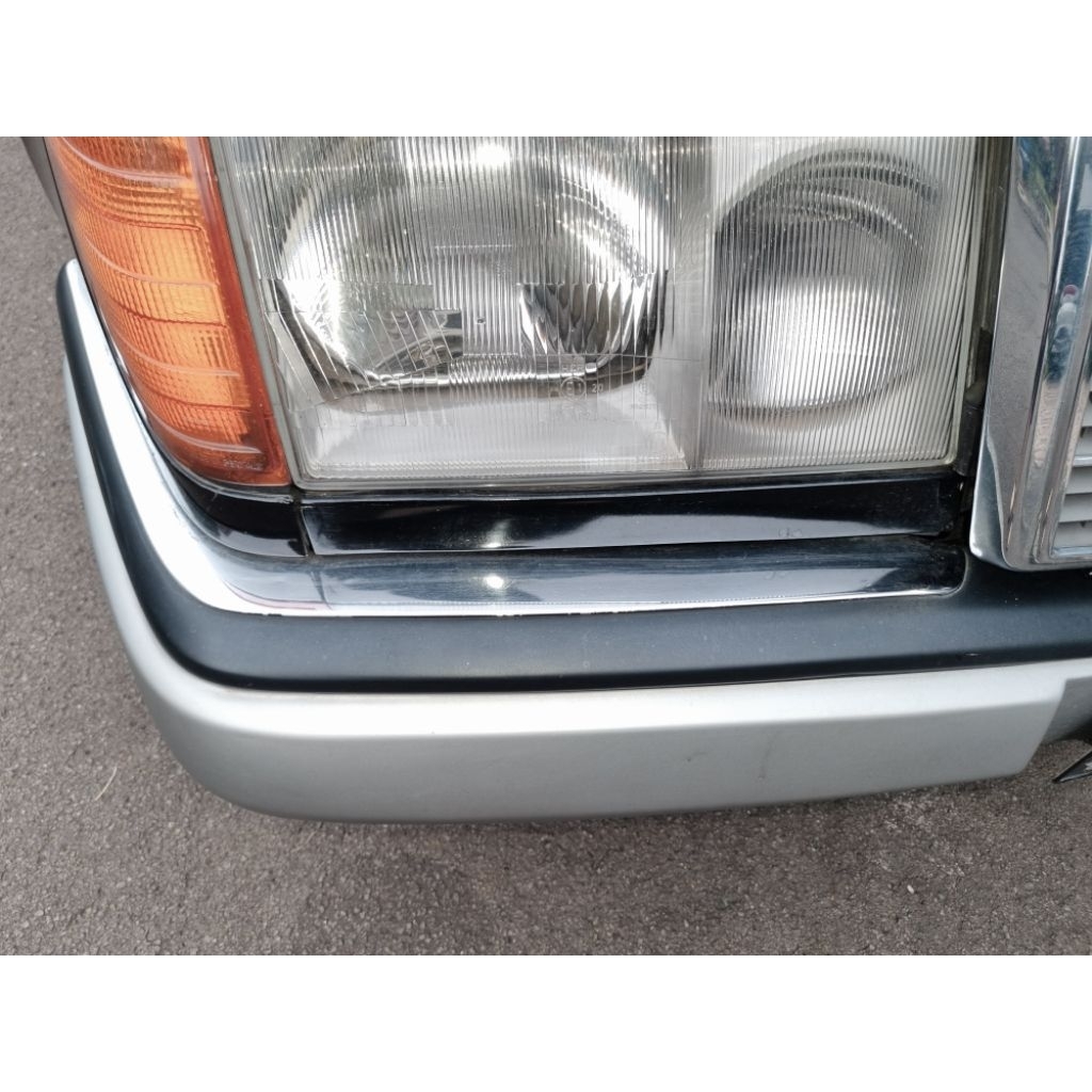 List Chrome bumper depan mercedes benz w124 1 set