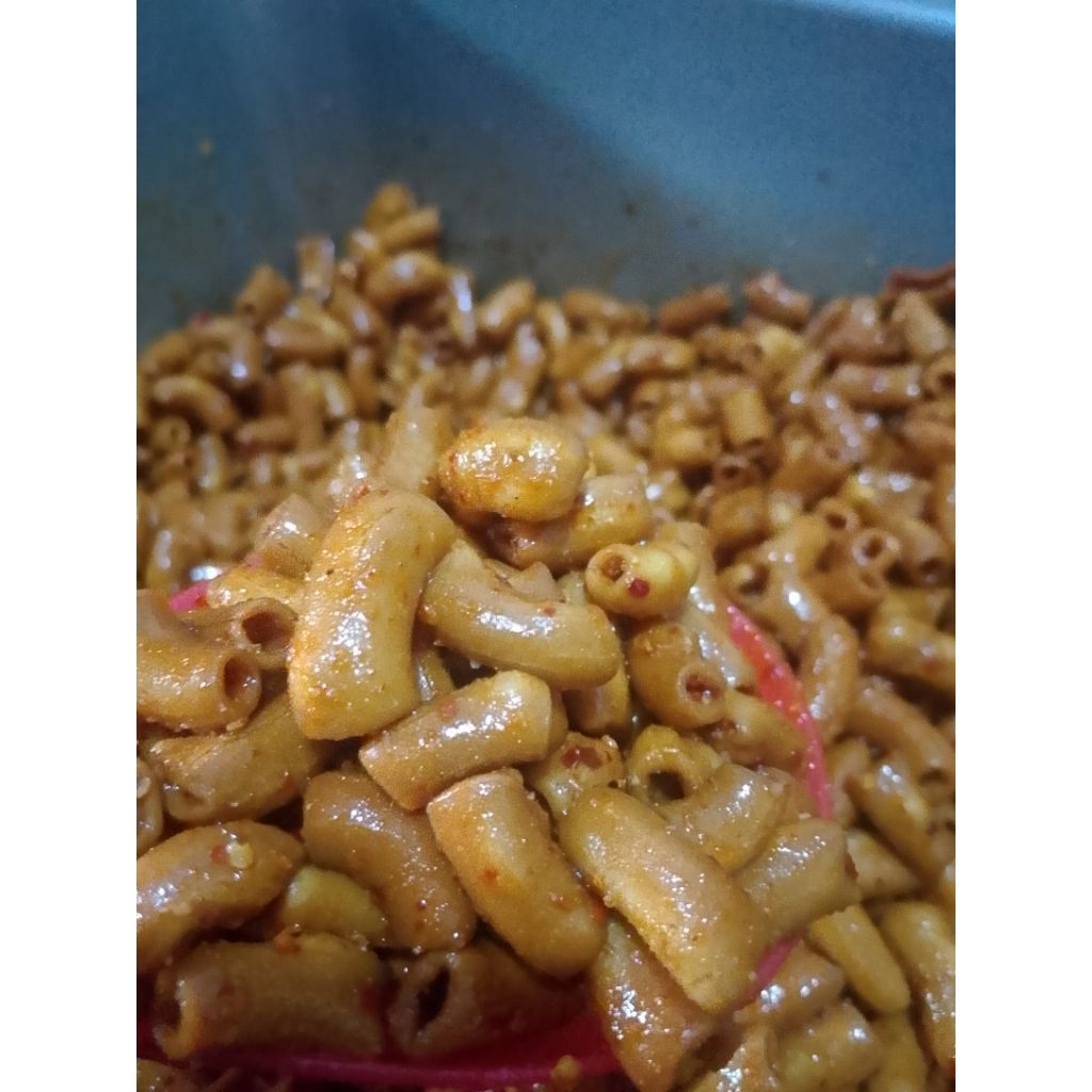

makaroni bantet pedas daun jeruk kriuk renyah gurih bandung
