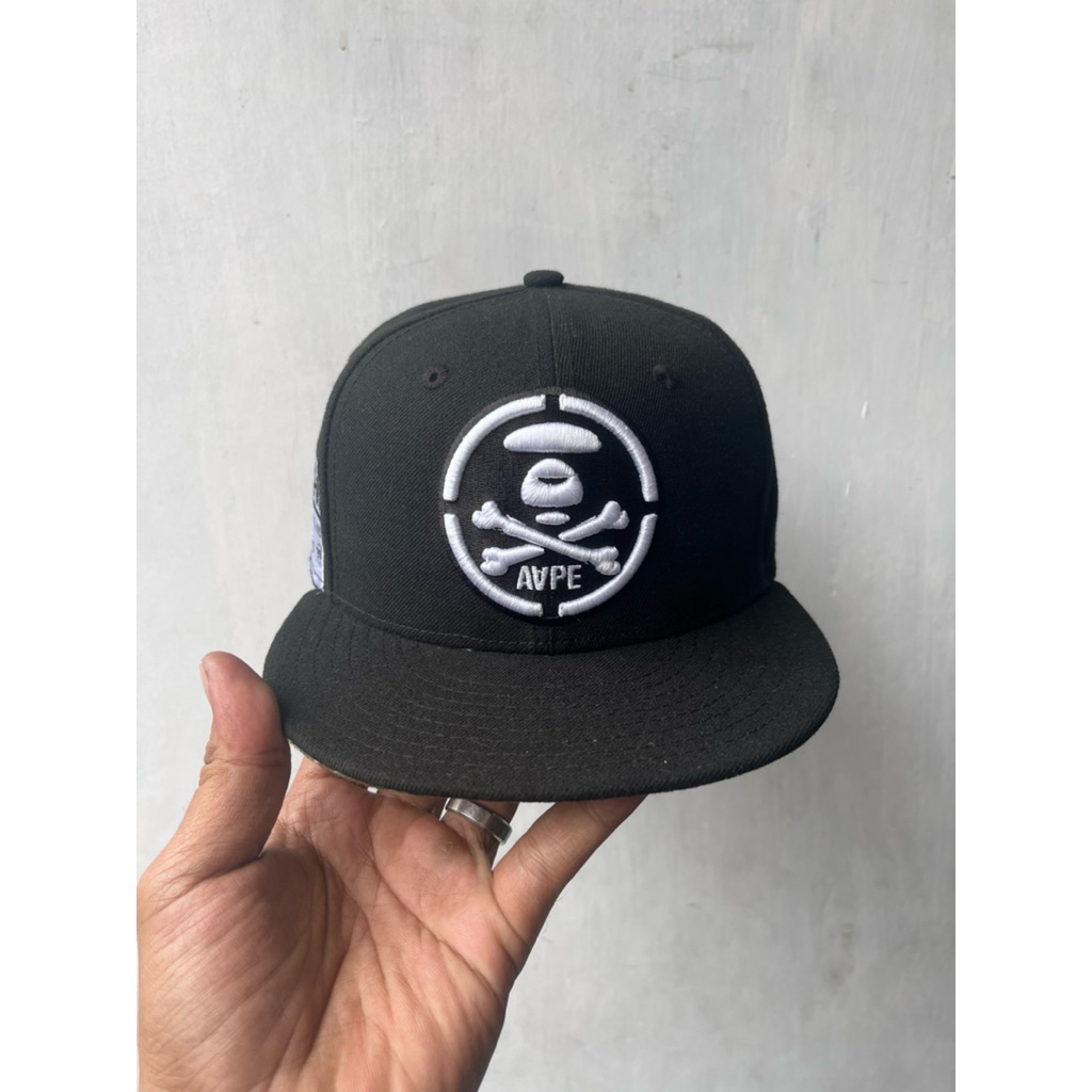 topi new era x aape