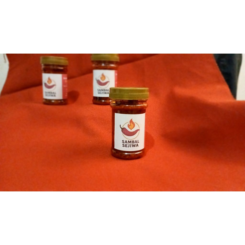 

Sambal Sejiwa - Sambal Bawang Cumi Asin. Pedasnya berasa, gurihnya bikin ketagihan.